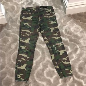 Black Orchid size 28 camo jeans